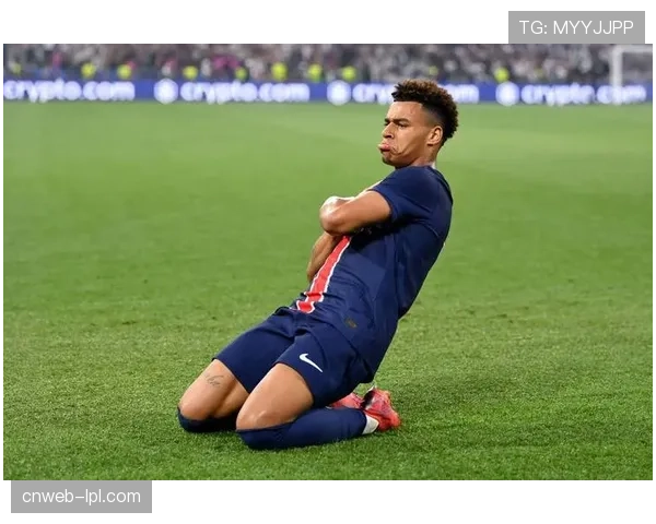 巴黎圣日耳曼边锋杜埃右大腿肌肉撕裂，将缺阵7周